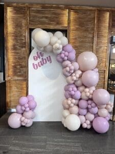 White Arch, with a mix of purple baloons.